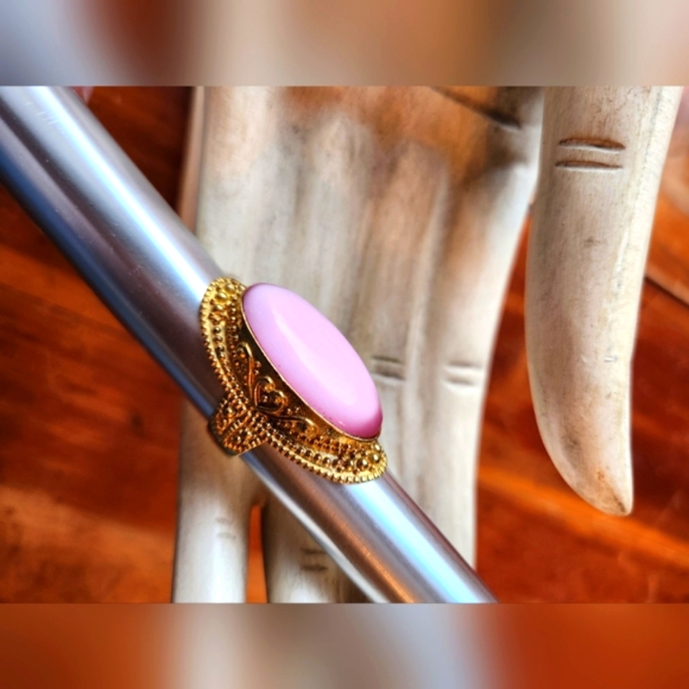 Pink Cat's Eye Statement Ring with Beautiful Filigree Detailing - Picture 3 of 16